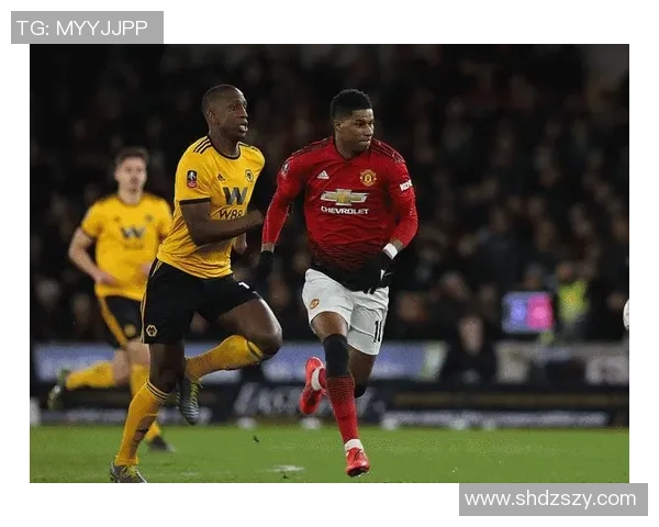 足总杯精彩对决巴萨3-0战胜拜仁乌龙球成比赛转折点解析