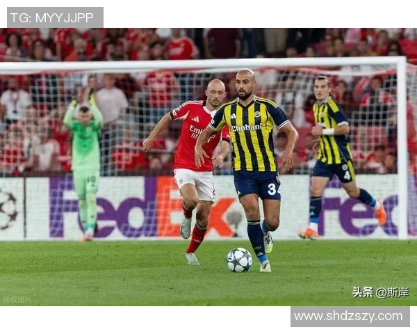 欧联杯激情四溢巴黎圣日耳曼大胜本菲卡帽子戏法点燃全场热情