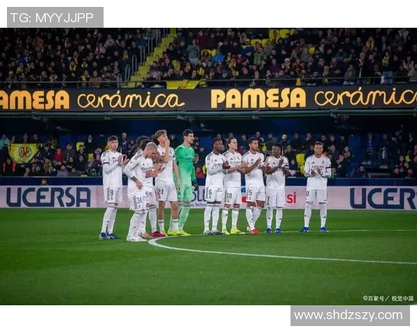 国王杯激战：多特蒙德与本菲卡战成平局全场沸腾的瞬间回顾